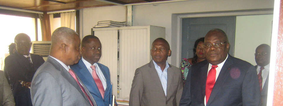 Visite surprise du Ministre des Finances Calixte NGANONGO au Trésor public